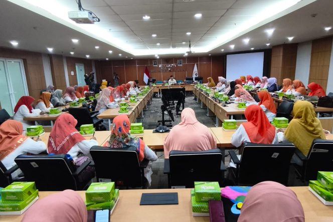 
 Geruduk DPRD DKI, Majelis Taklim Desak Perda Pendidikan yang Lebih Adil!