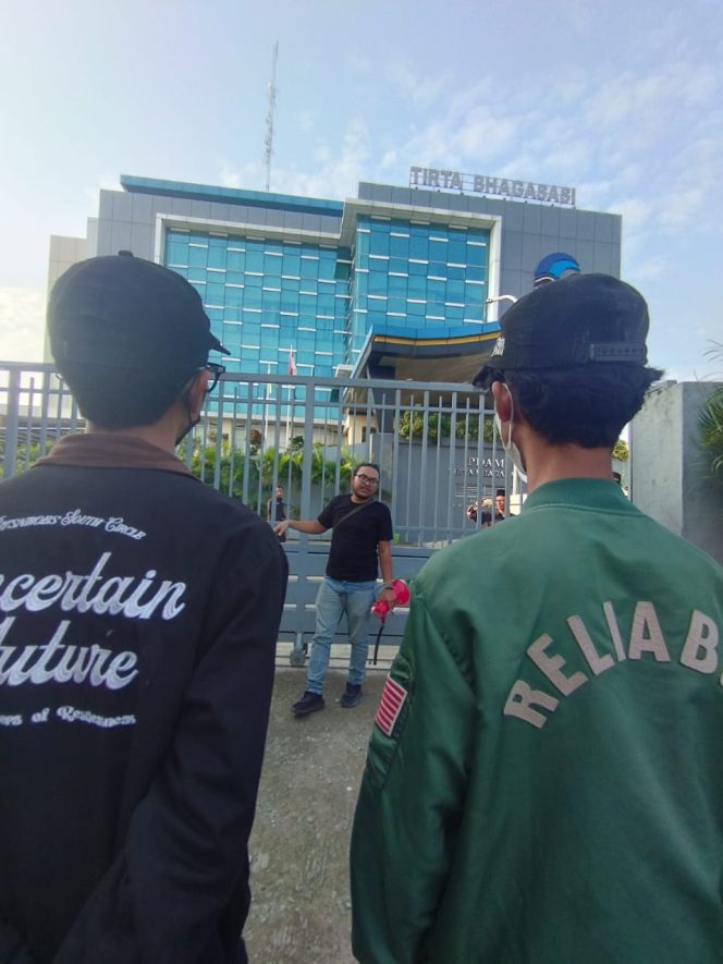 
 FORSI Demo PDAM Tirta Bhagasasi, Soroti Dugaan Korupsi Aset Poncol