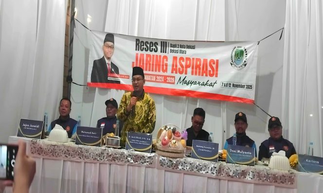 
 Warga Keluhkan Jalan Rusak dan Saluran Mampet, Ketua DPRD Bekasi Janji Perjuangkan dalam Kebijakan